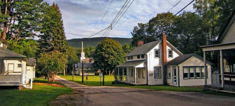 15 Slow-Paced Small Towns Around The U.S. Where Life Is Still Simple