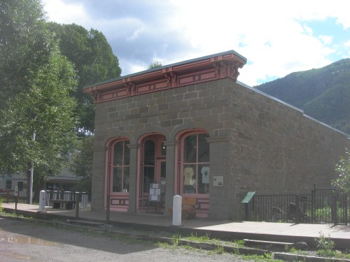 alt
