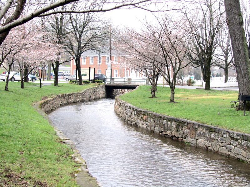 Berkeley Springs In West Virginia Is An Enchanting Small Town
