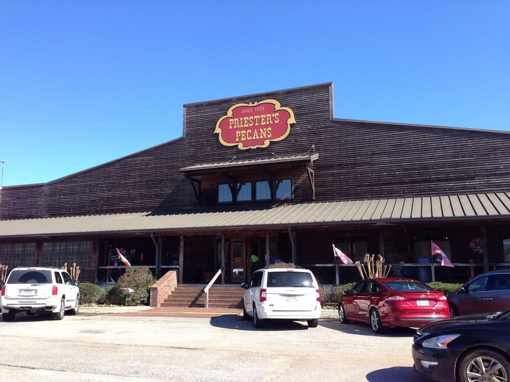 The Famous Pecan Shop In Alabama That Has A Southern Tradition