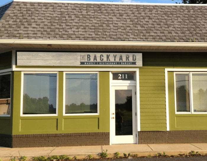 The Backyard - Cozy Eats And Lawnside Laughs In Milton