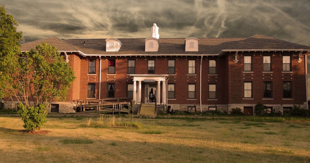 5 Creepy Asylums Iowa That Are Still Standing And Still Disturbing