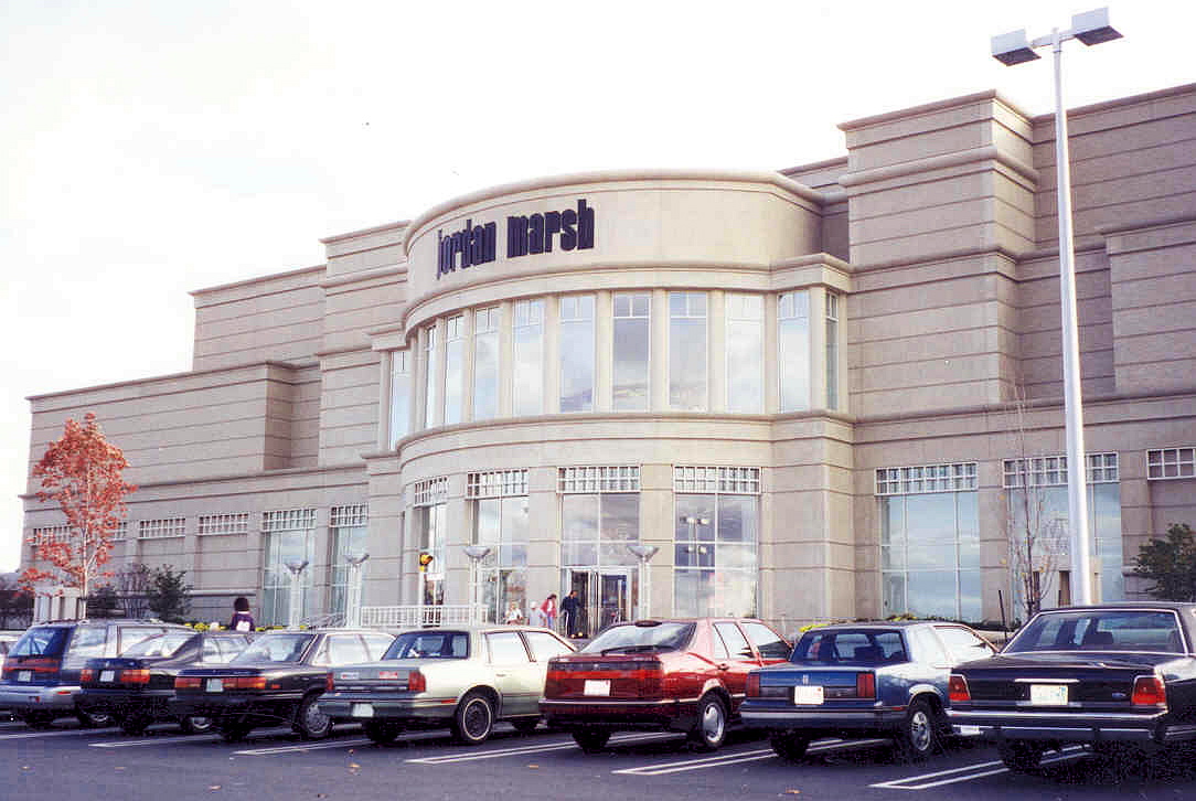 7 80s Stores That No Longer Exist In Massachusetts