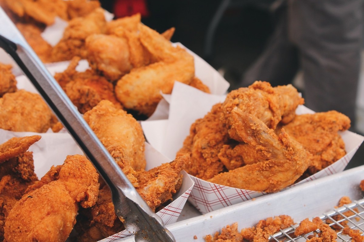 What Food Is Louisville Known For? These 10 Dishes!