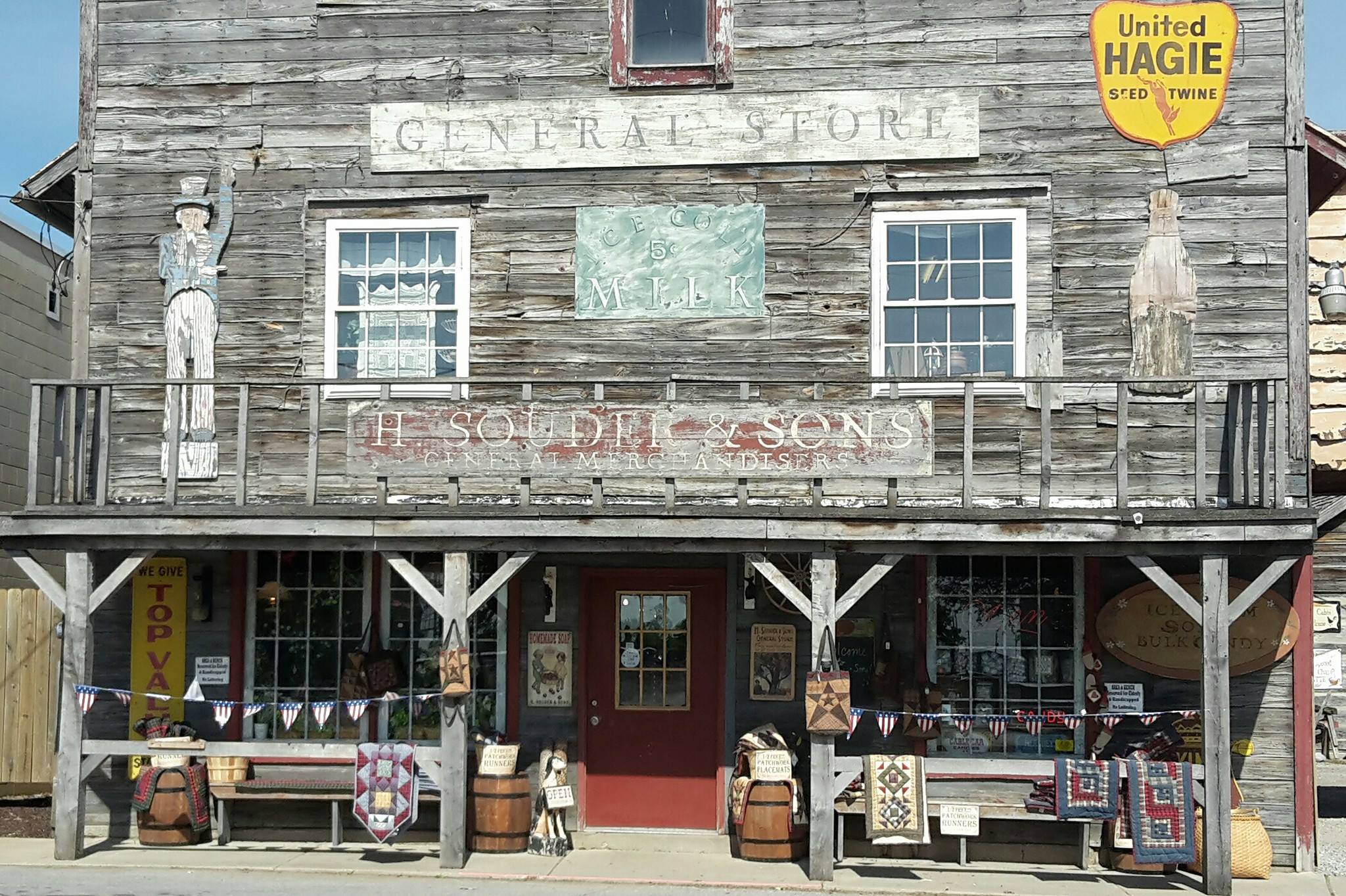 The Vintage Country Store In Indiana’s Favorite Amish Town Has Two