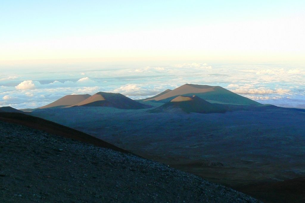 The 1-Mile Mountain Trail In Hawaii That Will Lead You To A Beautiful ...