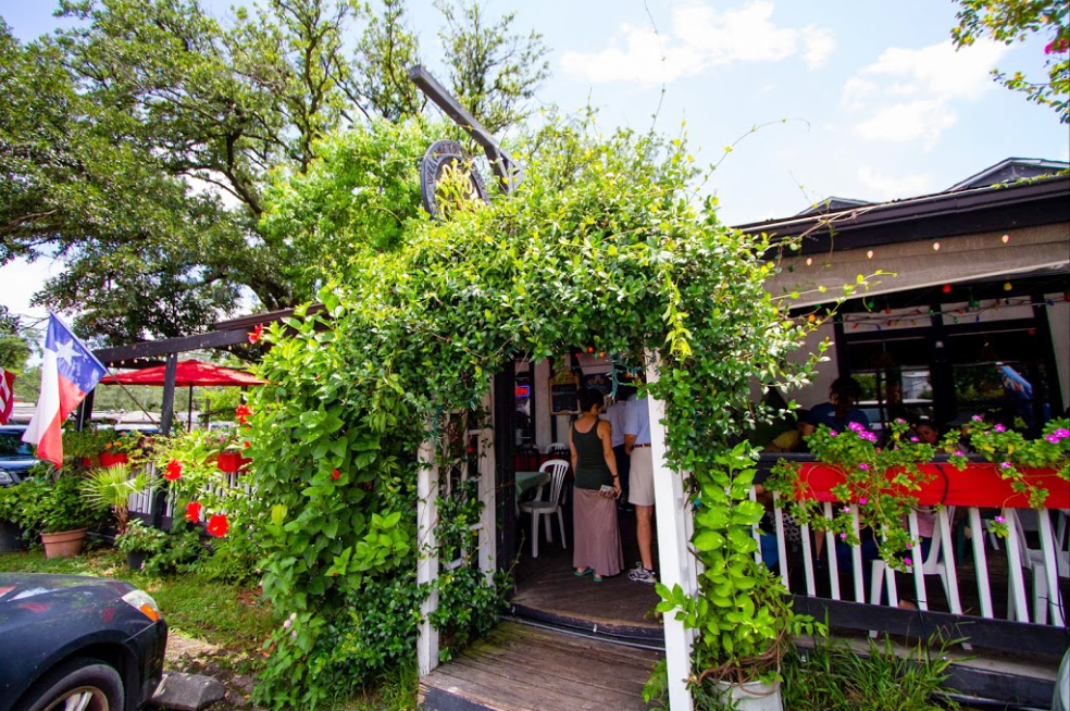 Journey To Middle Earth At Hobbit Cafe, A Lord Of The Rings-Themed ...