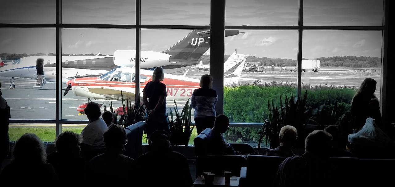 Watch Planes Take Off While You Dine At Pat O’Malley’s Jet Room In