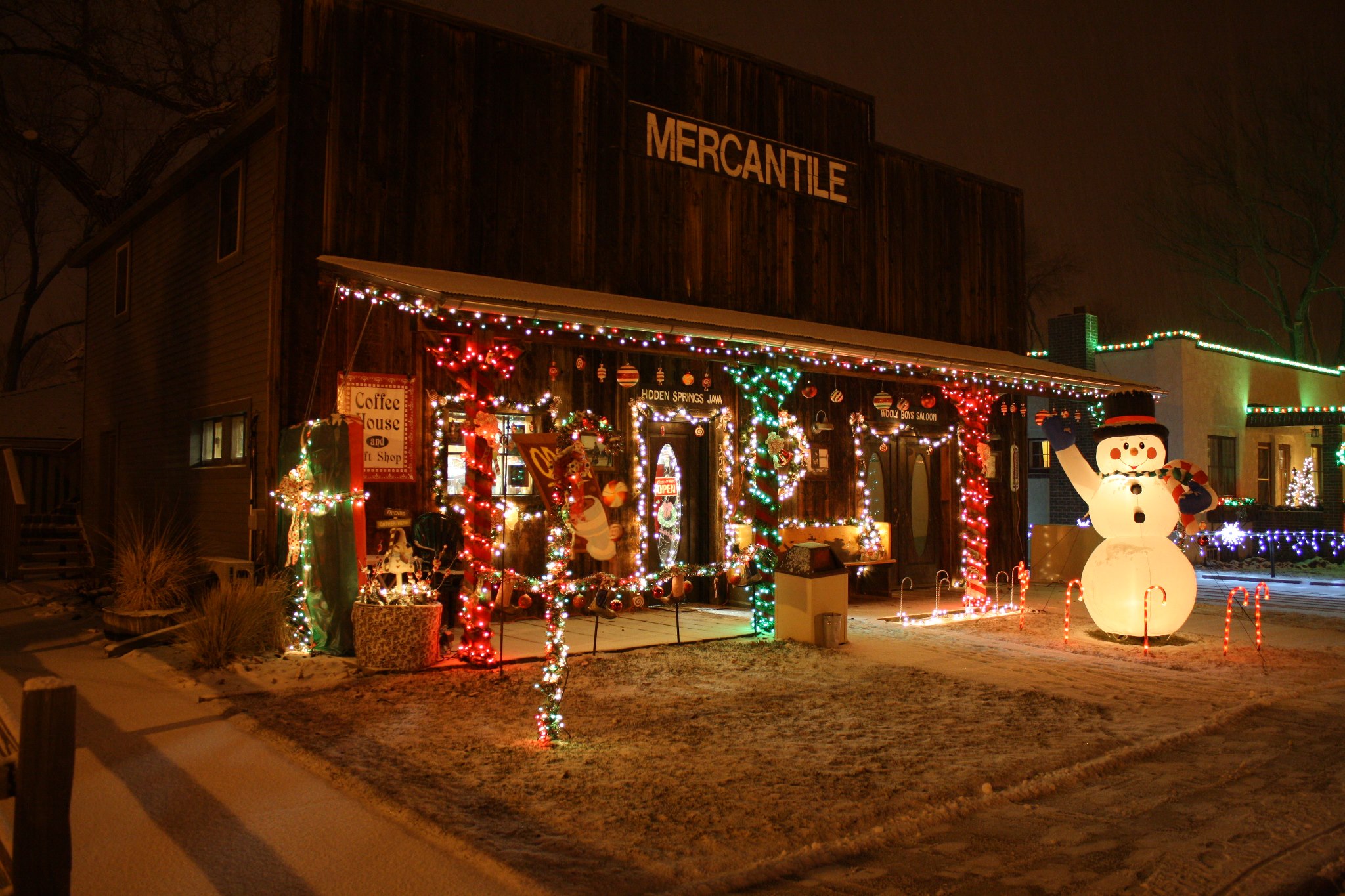 The Historic Western Town Of Medora In North Dakota Gets All Decked Out For Christmas Each Year