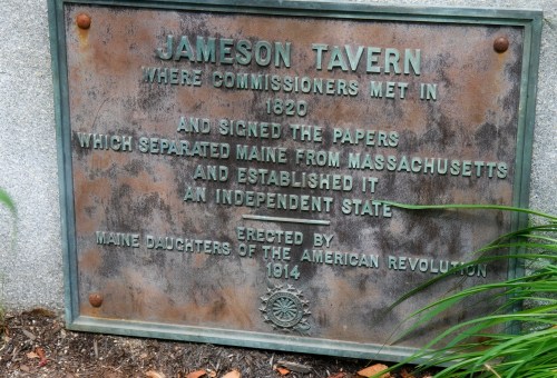 Plaque commemorating Jameson Tavern, where Maine's separation from Massachusetts was signed in 1820. Erected in 1914.