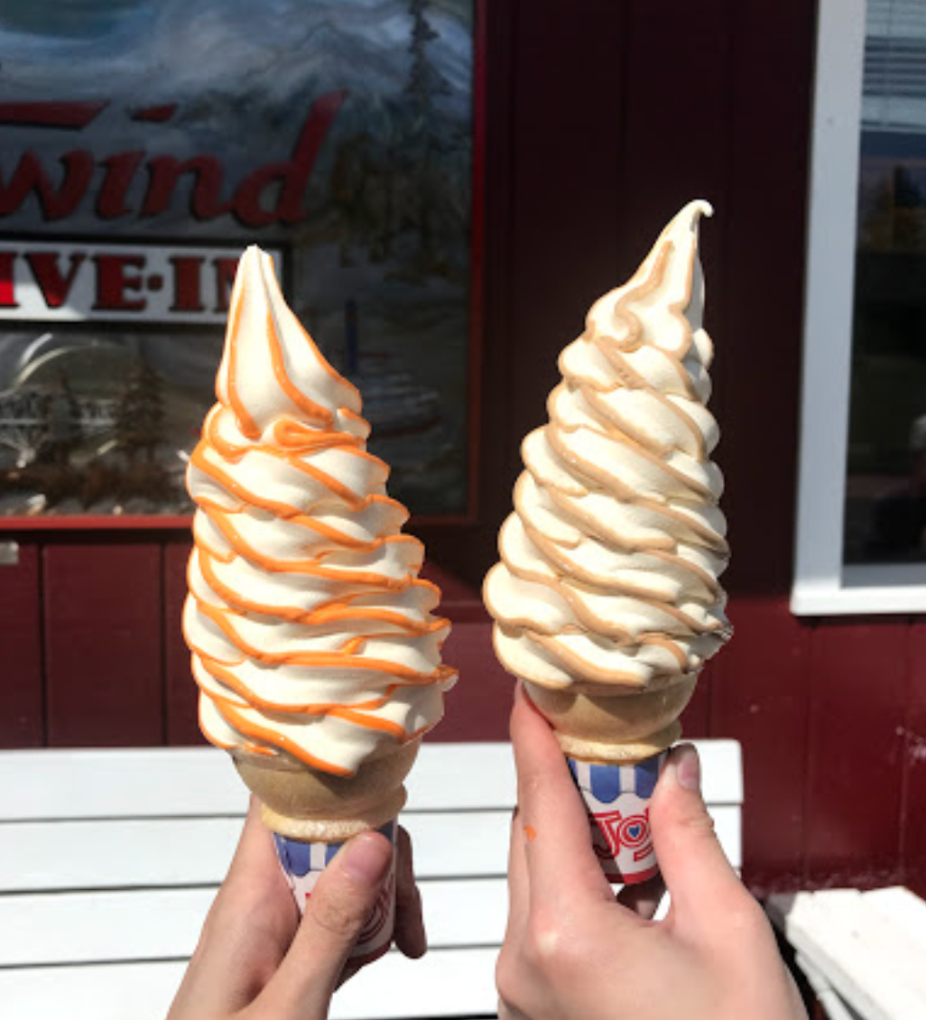 Eastwind Drive-In: Huge Soft-Serve Ice Cream Cones In Oregon