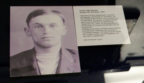 Mugshot of Edward W. Andraszew, 1931, with a description of his criminal history and identification details.