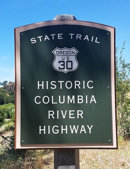Sign for the Historic Columbia River Highway on State Trail, Oregon, featuring the US 30 shield.