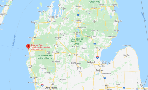 Map showing Stearns Park in Michigan, highlighting nearby forests and recreational areas.