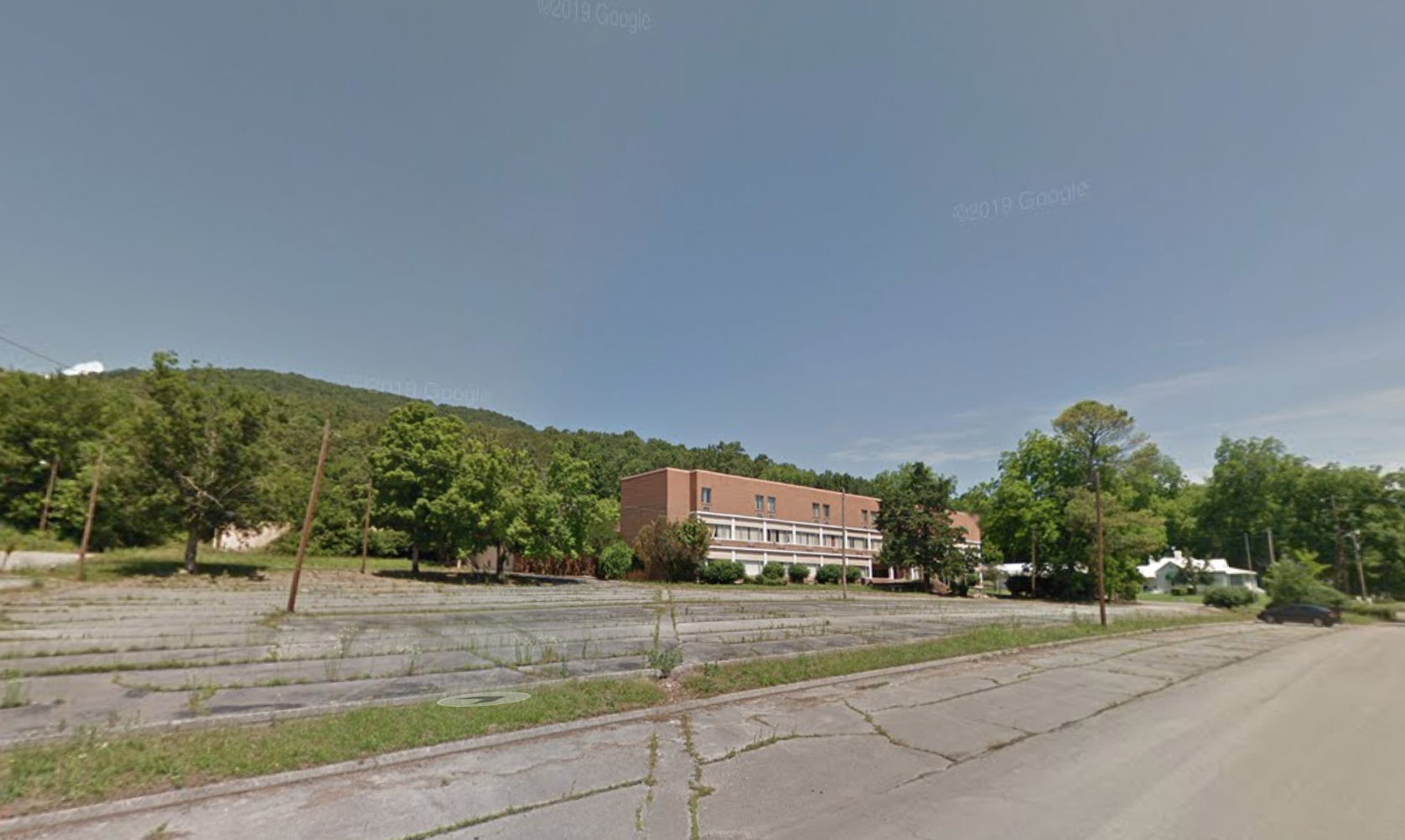 The Old South Pittsburg Hospital In Tennessee Is One Of