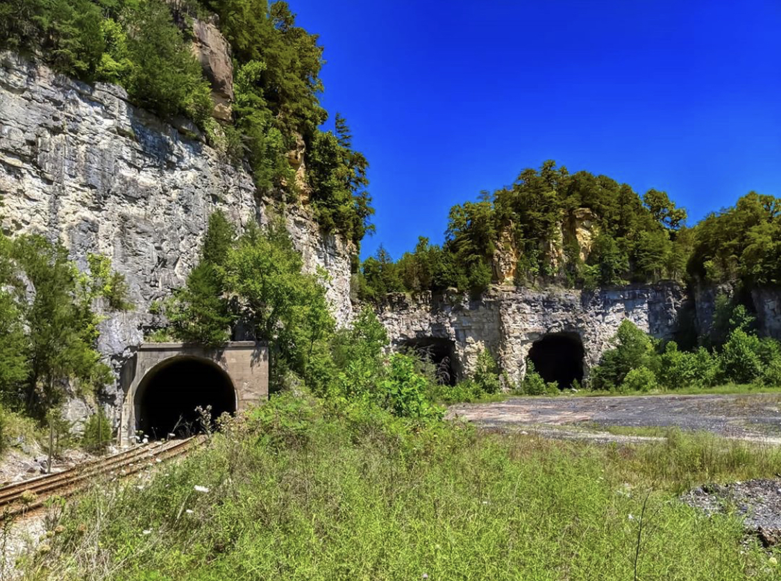 This Abandoned Mine Cave In Kentucky Is Hauntingly Beautiful