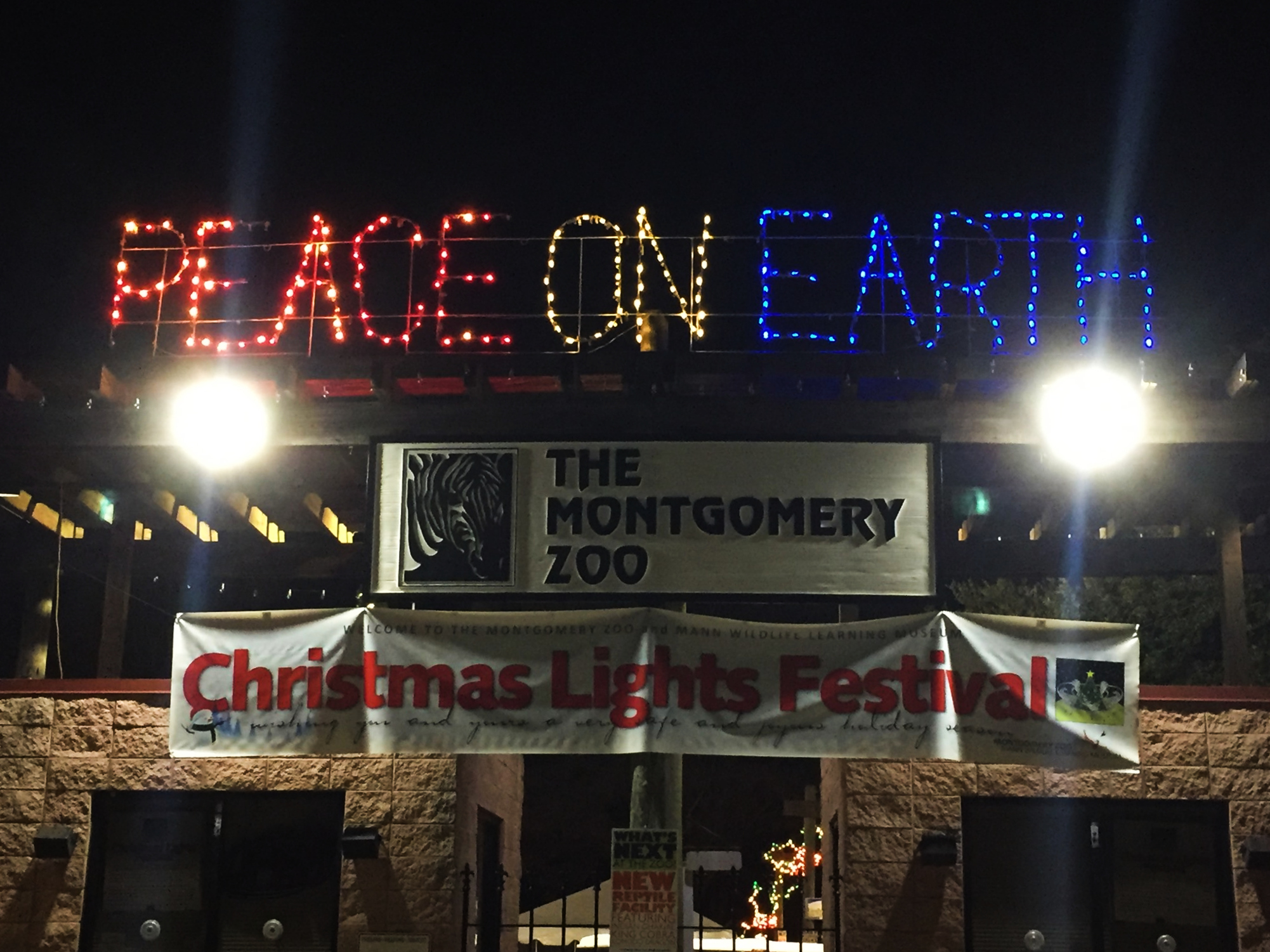 Alabama’s Montgomery Zoo Has Been Transformed Into A Winter Wonderland