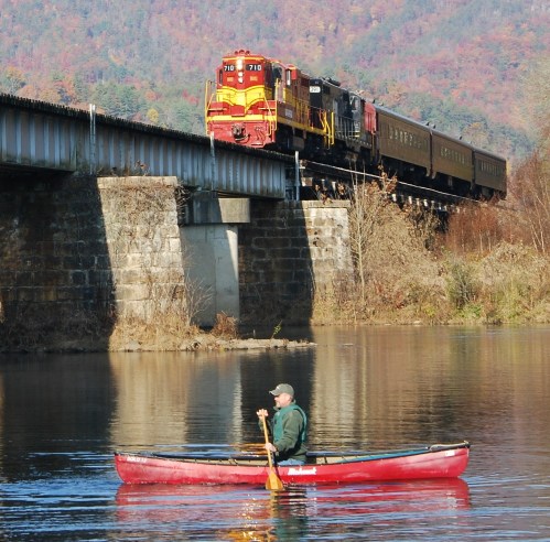 Hiwassee Loop Train Trip: The Most Breathtaking Views In Tennessee