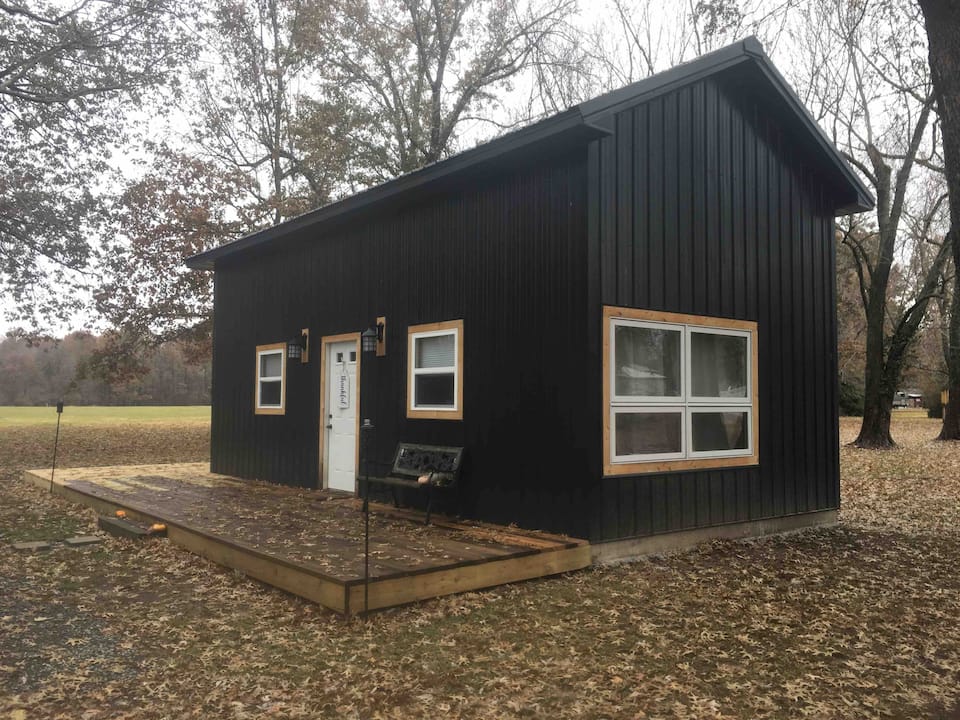 Book A Stay In A Cozy Charming Tiny House In Illinois