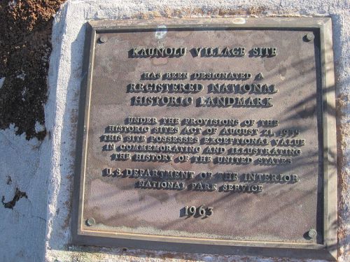 Plaque marking the Kaunolu Village Site as a National Historic Landmark, established in 1963 by the U.S. National Park Service.
