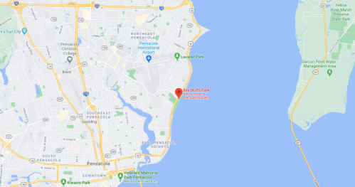 Map showing Bay Bluffs Park in Pensacola, Florida, with nearby landmarks and walking paths highlighted.