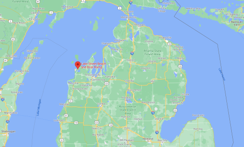 Map showing Lake Street Beach and Boat Ramp location in Michigan, near Traverse City and surrounding lakes.