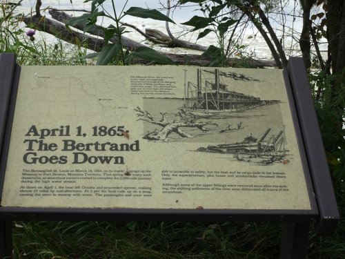 Sign detailing the sinking of the Bertrand on April 1, 1865, with illustrations of the boat and surrounding area.