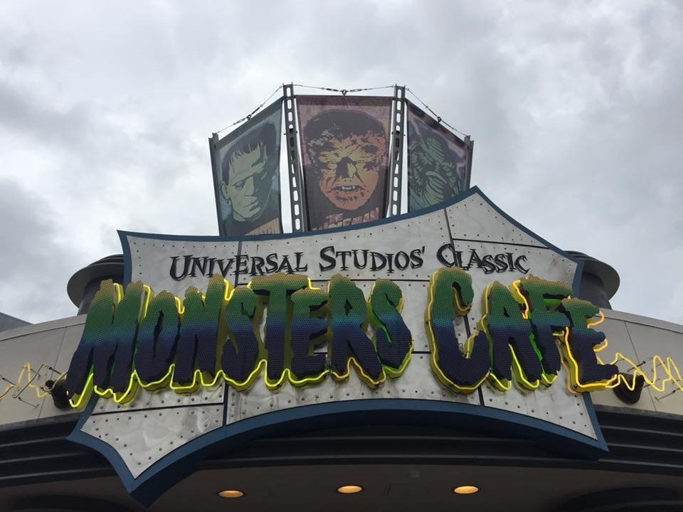 monsters universal Universal Monsters Blind Box Wave 02 (Black & White)