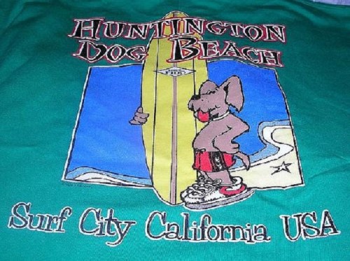 Illustration of a dog holding a surfboard on a beach, with text: "Huntington Dog Beach, Surf City California USA."