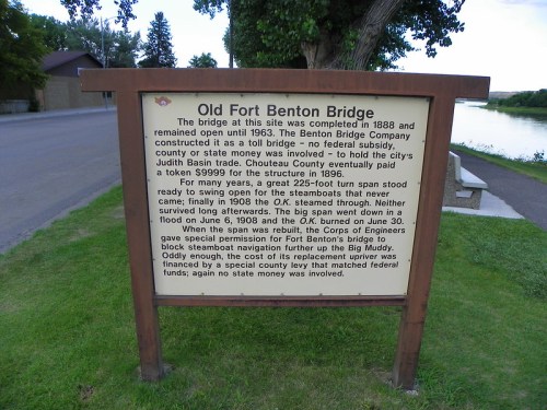 Sign about the Old Fort Benton Bridge, detailing its history and construction from 1888 to 1963.