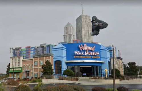 Exterior of the Hollywood Wax Museum, featuring a giant gorilla sculpture above the entrance.