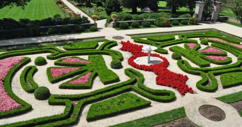 The gardens at Nemours Mansion in Delaware