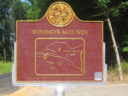 A historical marker for Windsor Mounds, featuring a map and information about the site in Mississippi.