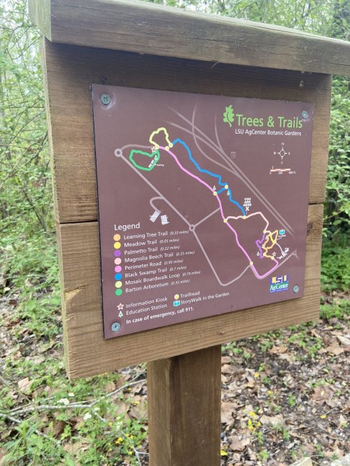 Map of the LSU AgCenter Botanic Gardens showing trails and points of interest, including a legend for navigation.