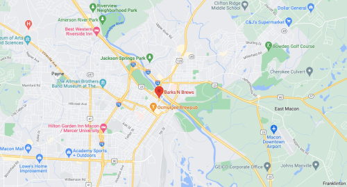 Map of Macon, Georgia, highlighting parks, hotels, and local businesses near Barks & Brews.