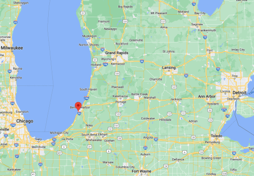 Map showing the location of Benton Harbor, Michigan, near Lake Michigan, with surrounding cities and highways.