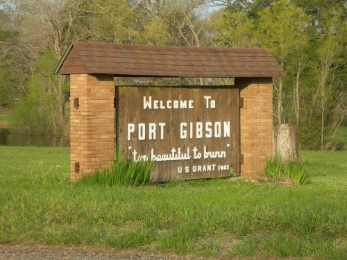 Welcome sign for Port Gibson, featuring the phrase "It's beautiful to burn" and the name U.S. Grant 1863.
