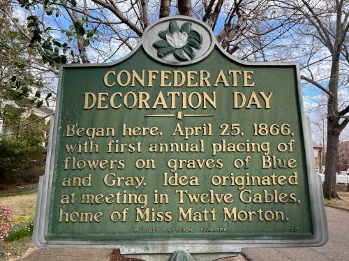 Historical marker for Confederate Decoration Day, noting its origin on April 25, 1866, at Miss Matt Morton's home.