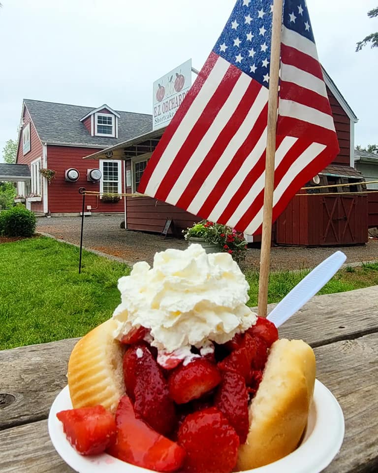 This Farm Stand Has The Best Strawberry Shortcake In Oregon