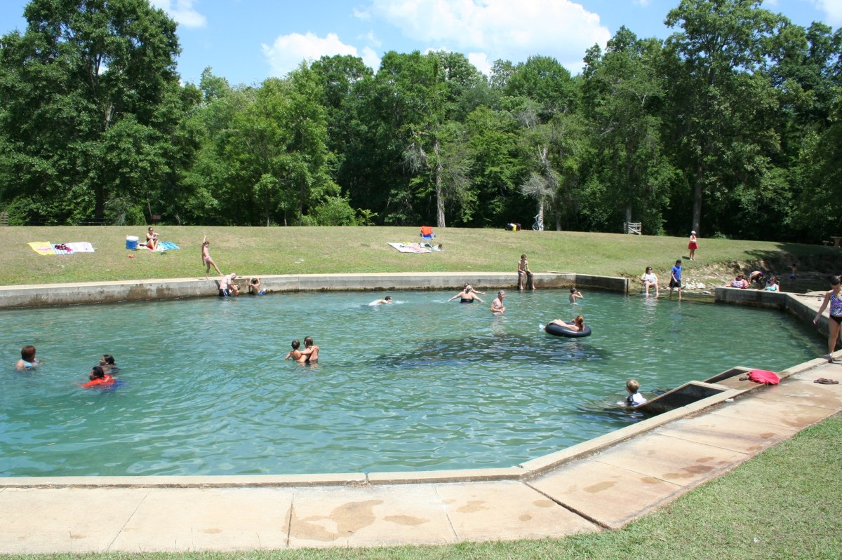 This Underrated Alabama Spring Is A Summer Must-Visit