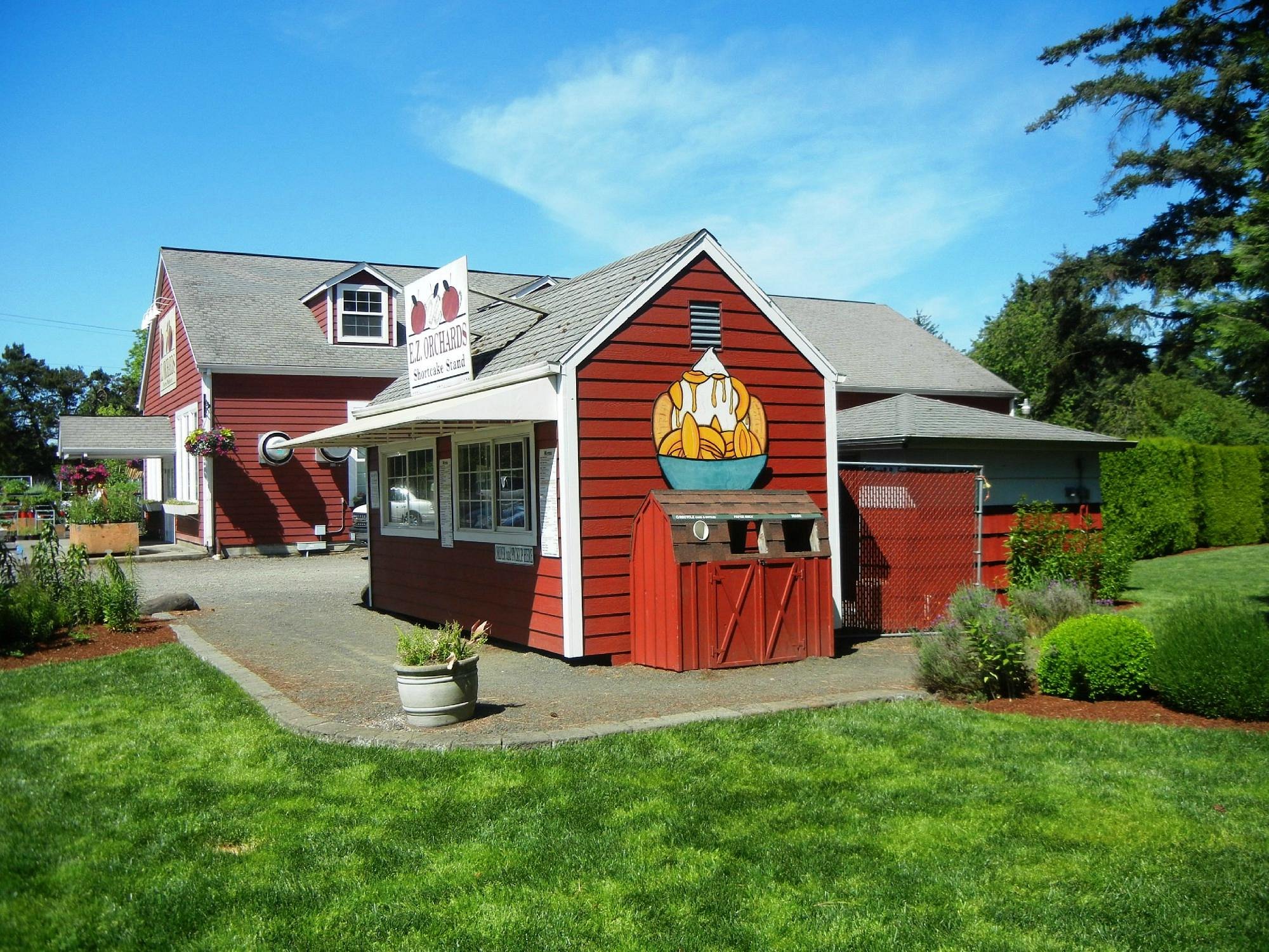 This Farm Stand Has The Best Strawberry Shortcake In Oregon