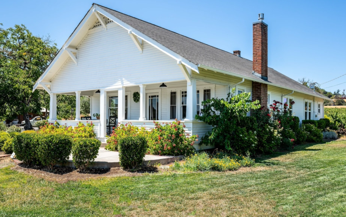 you-ll-find-unexpected-overnight-lodging-in-this-norcal-winery