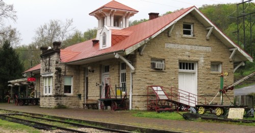 exterior of a vintage train station in eureka springs arkansas