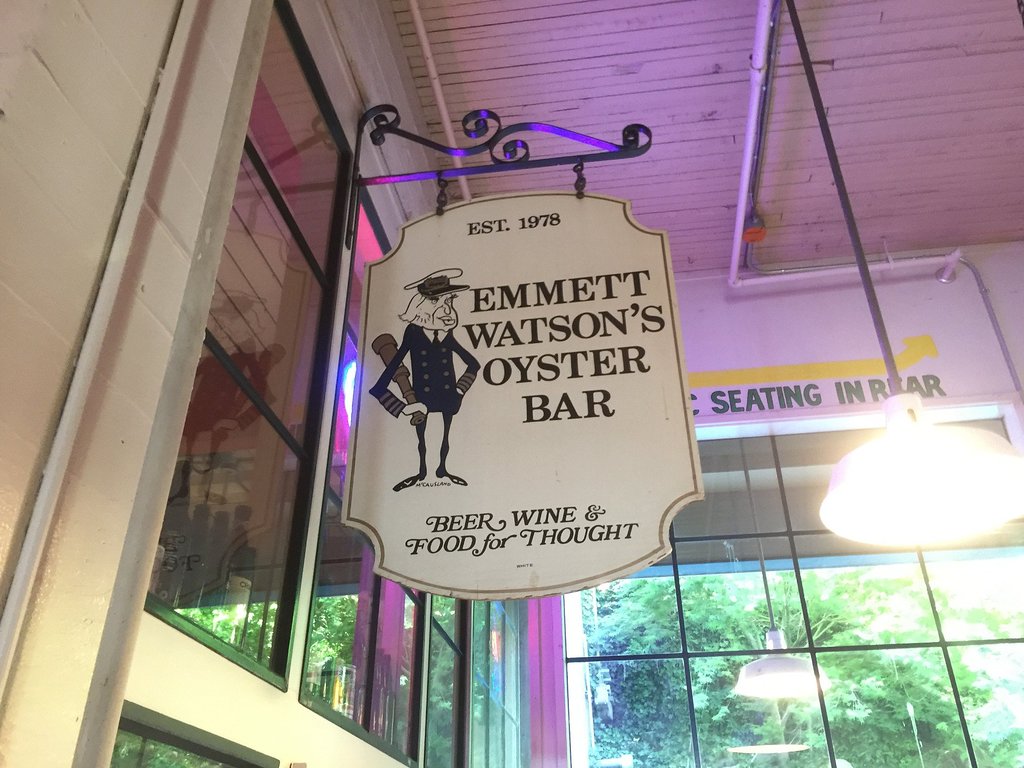 Family-Owned Since The 1970s, Emmett Watson’s Oyster Bar In Washington ...