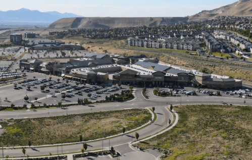 The Outlet Mall In Utah That Takes Nearly All Day To Explore