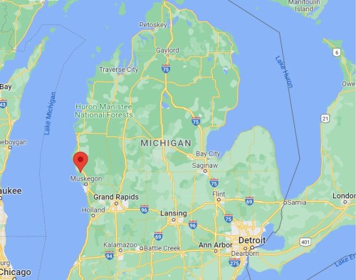 Map of Michigan highlighting Muskegon with surrounding cities and natural features.