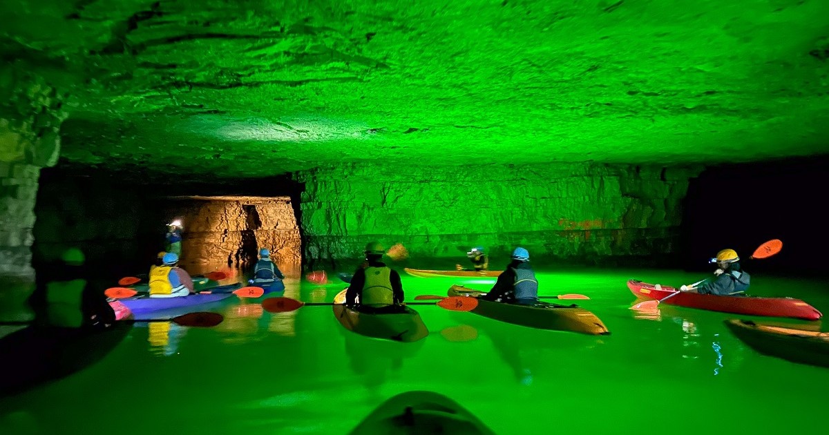 kentucky-bucket-list-gorge-underground-kayak-trip