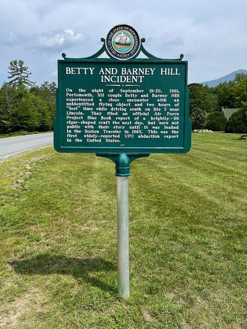 Historical marker about the Betty and Barney Hill incident, detailing their UFO encounter in 1961 in Portsmouth, NH.