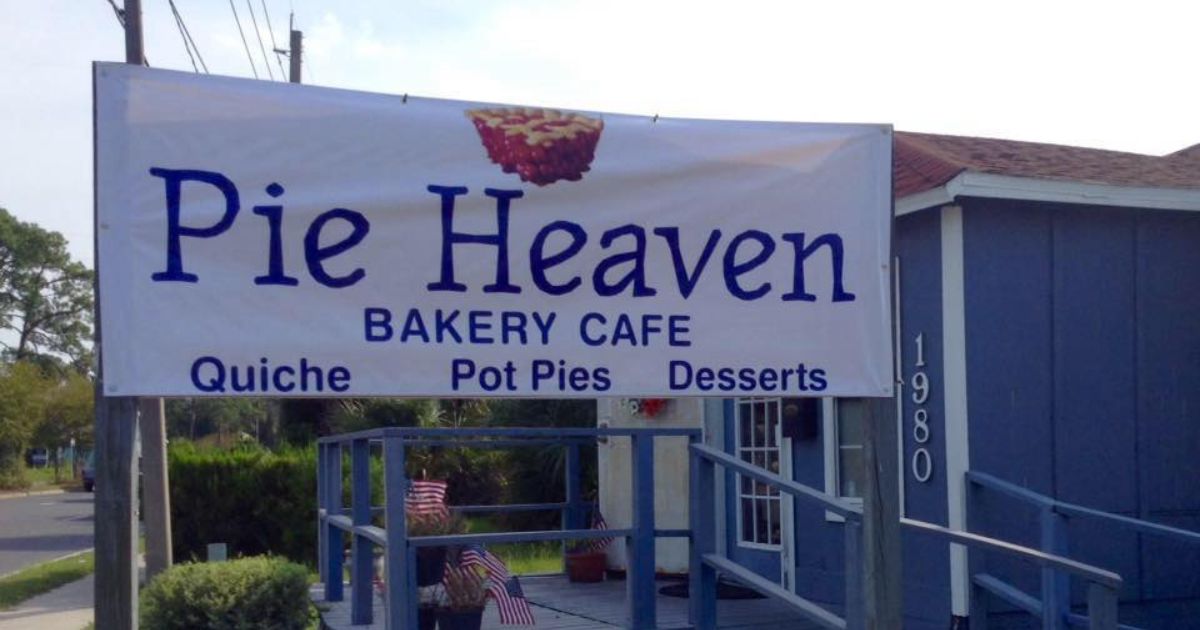 People Are Going Wild Over The Handmade Pies At This Charming Florida ...