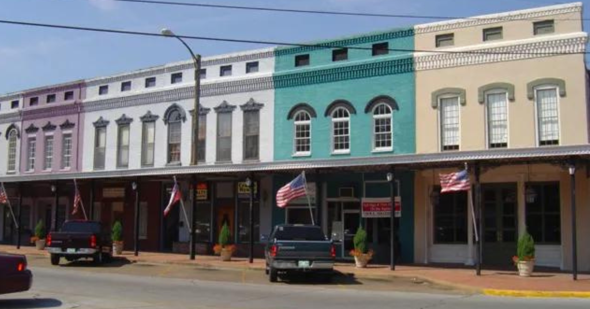 Best Small Towns In Mississippi: The Top 7